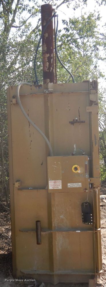 image for item DD3029 Piqua Series 40 cardboard baler