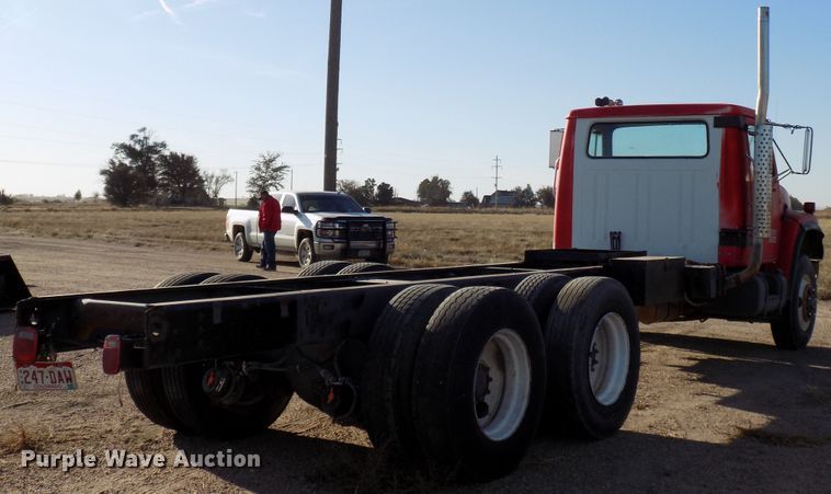 image for item DD6046 1988 International 1954 truck cab and chassis