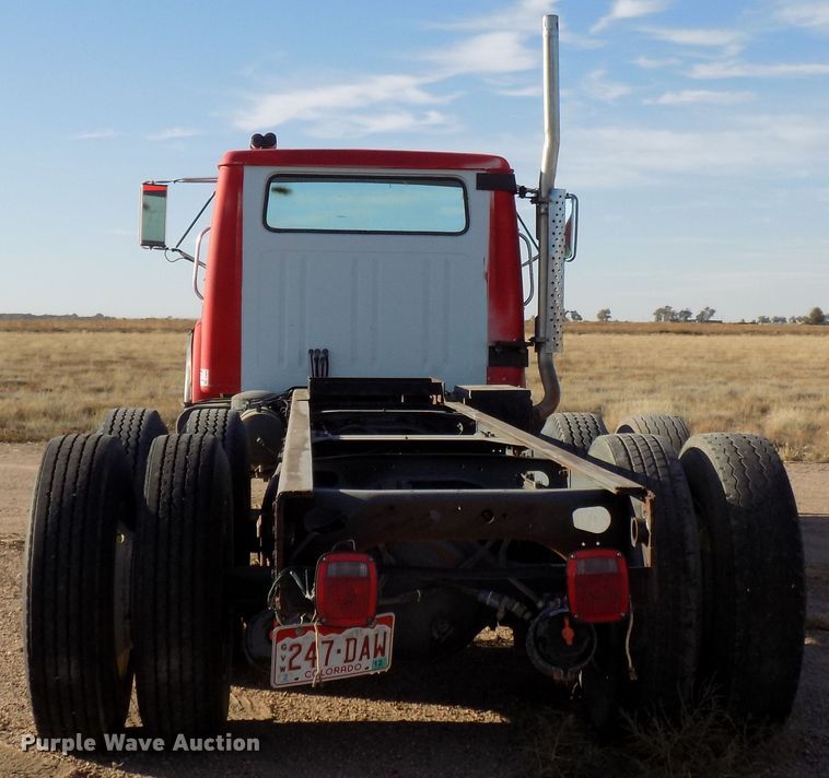 image for item DD6046 1988 International 1954 truck cab and chassis
