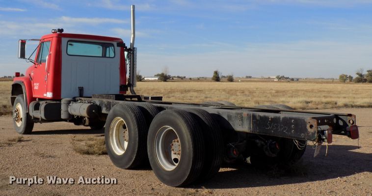 image for item DD6046 1988 International 1954 truck cab and chassis