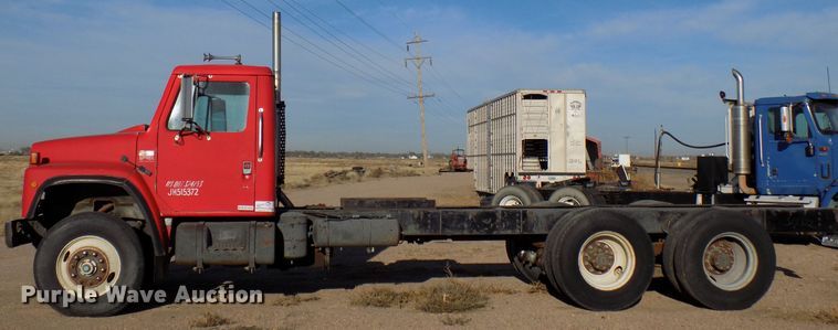 image for item DD6046 1988 International 1954 truck cab and chassis