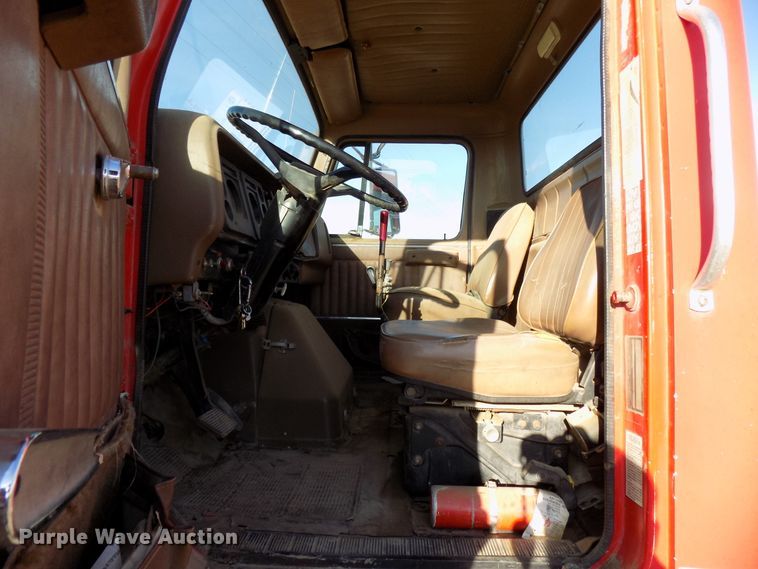 image for item DD6046 1988 International 1954 truck cab and chassis