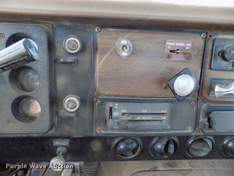 image for item DD6046 1988 International 1954 truck cab and chassis