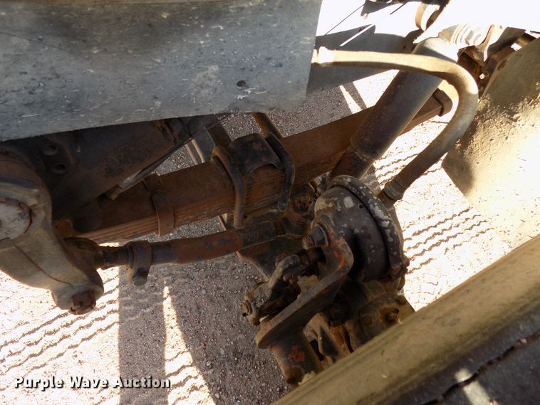 image for item DD6046 1988 International 1954 truck cab and chassis