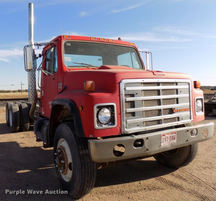 image for item DD6046 1988 International 1954 truck cab and chassis
