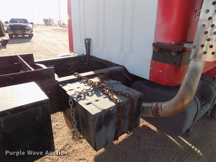 image for item DD6046 1988 International 1954 truck cab and chassis