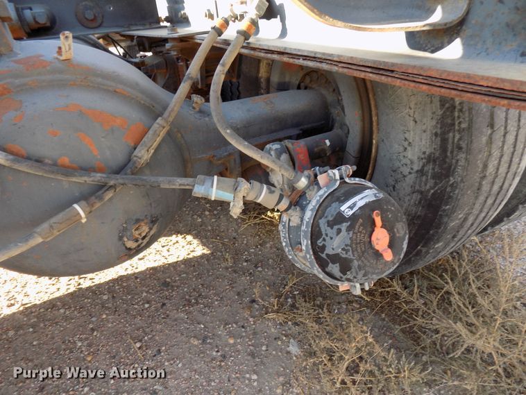 image for item DD6046 1988 International 1954 truck cab and chassis