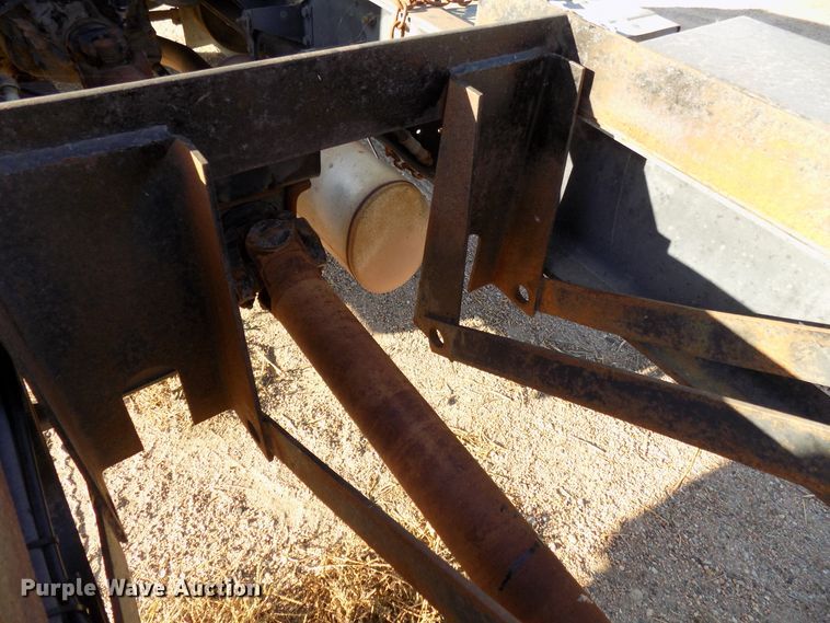 image for item DD6046 1988 International 1954 truck cab and chassis