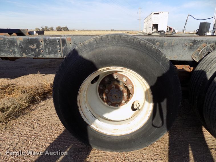 image for item DD6046 1988 International 1954 truck cab and chassis