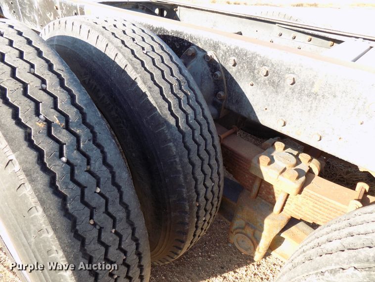 image for item DD6046 1988 International 1954 truck cab and chassis