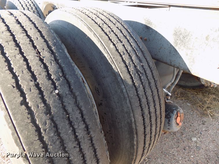 image for item DD6046 1988 International 1954 truck cab and chassis