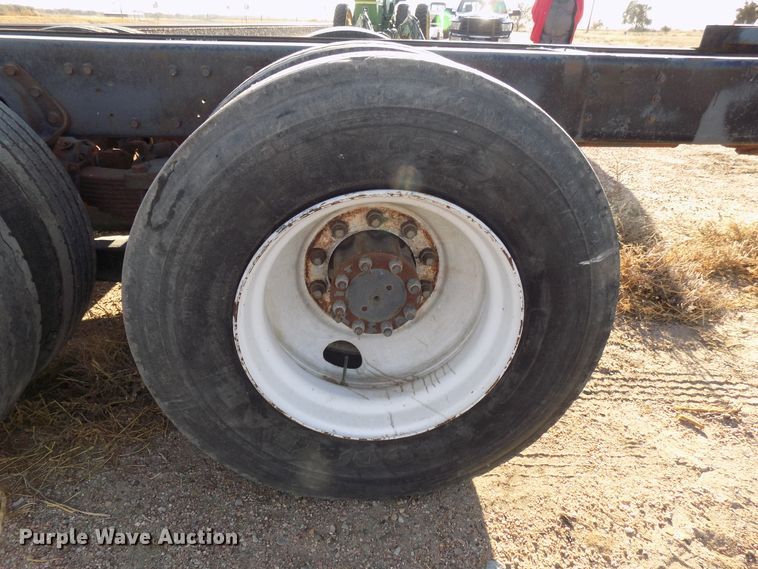 image for item DD6046 1988 International 1954 truck cab and chassis