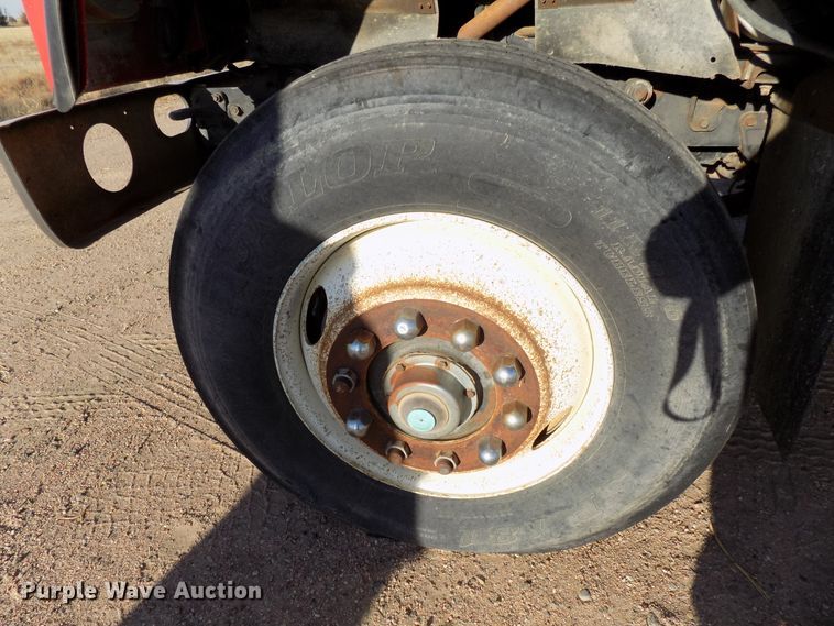 image for item DD6046 1988 International 1954 truck cab and chassis