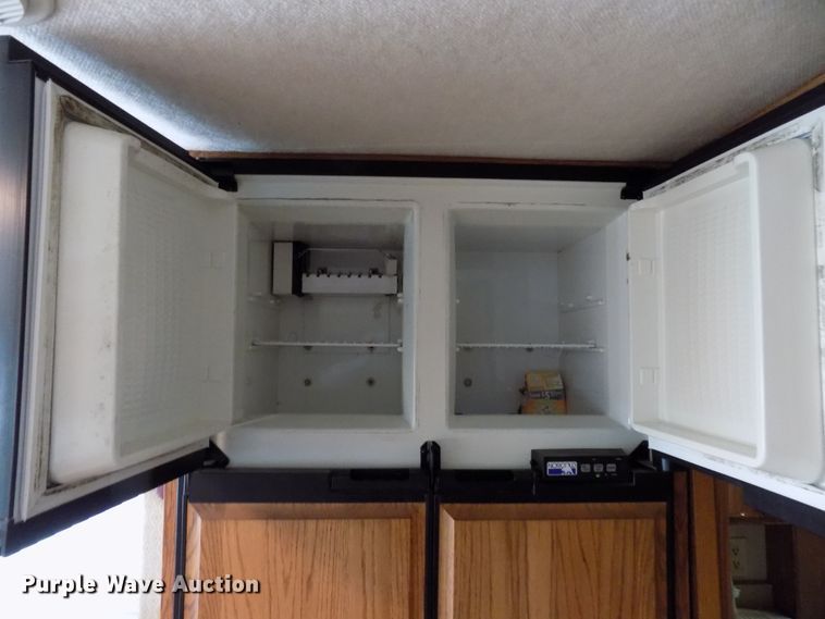 image for item DD6047 2000 Holiday Rambler Ambassador RV