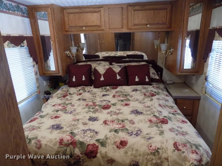 image for item DD6047 2000 Holiday Rambler Ambassador RV