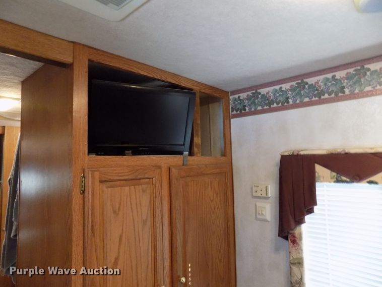 image for item DD6047 2000 Holiday Rambler Ambassador RV