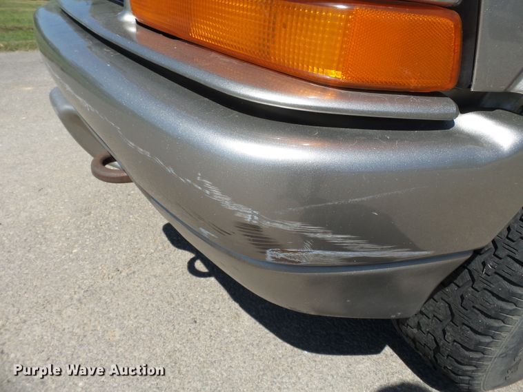 image for item DE7963 2004 Chevrolet Blazer SUV