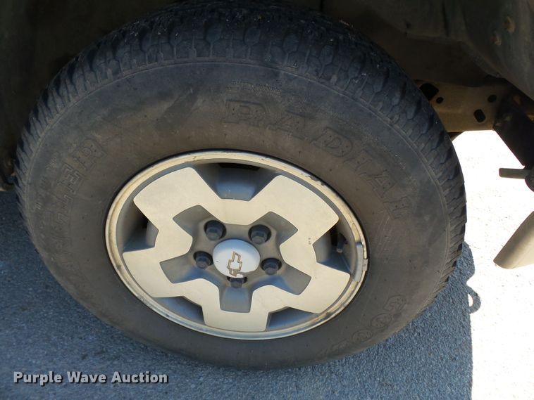 image for item DE7963 2004 Chevrolet Blazer SUV