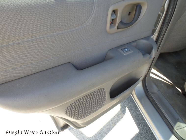 image for item DE7963 2004 Chevrolet Blazer SUV