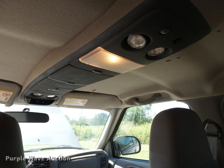 image for item DE7963 2004 Chevrolet Blazer SUV