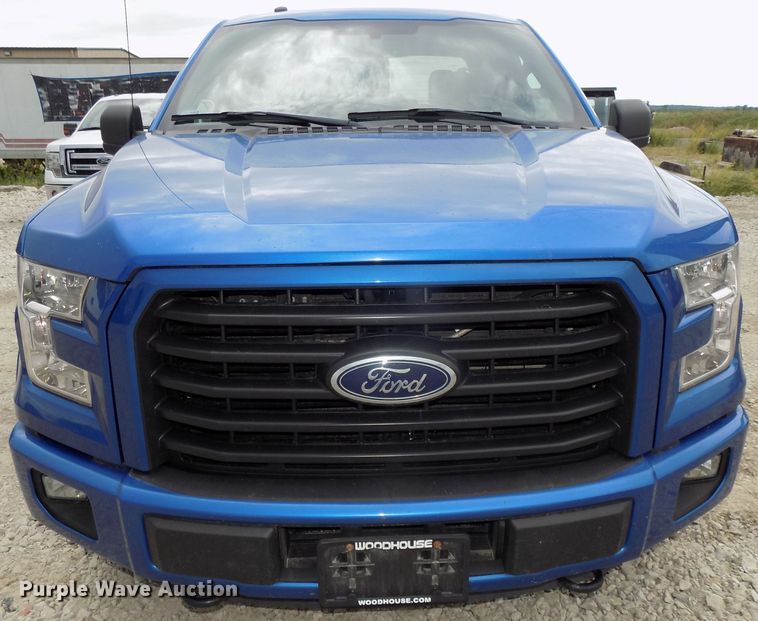 image for item DG2438 2016 Ford F150 SuperCab pickup truck
