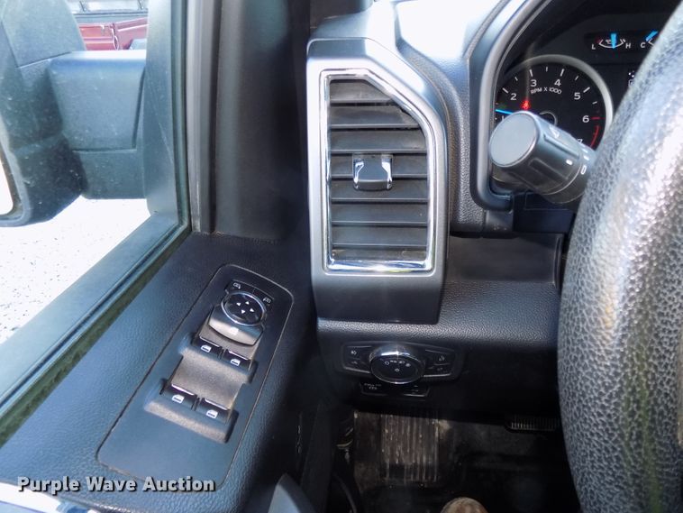 image for item DG2438 2016 Ford F150 SuperCab pickup truck