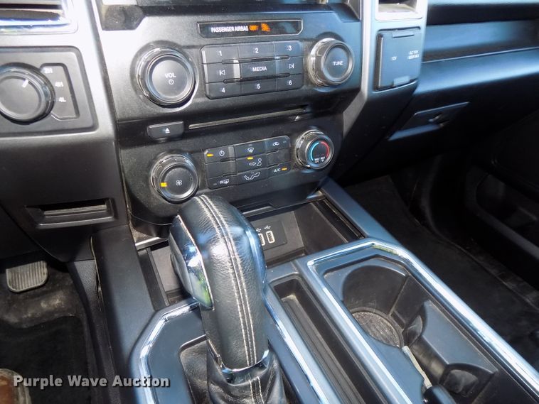 image for item DG2438 2016 Ford F150 SuperCab pickup truck