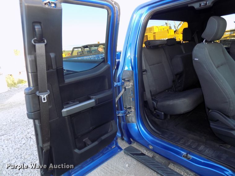 image for item DG2438 2016 Ford F150 SuperCab pickup truck