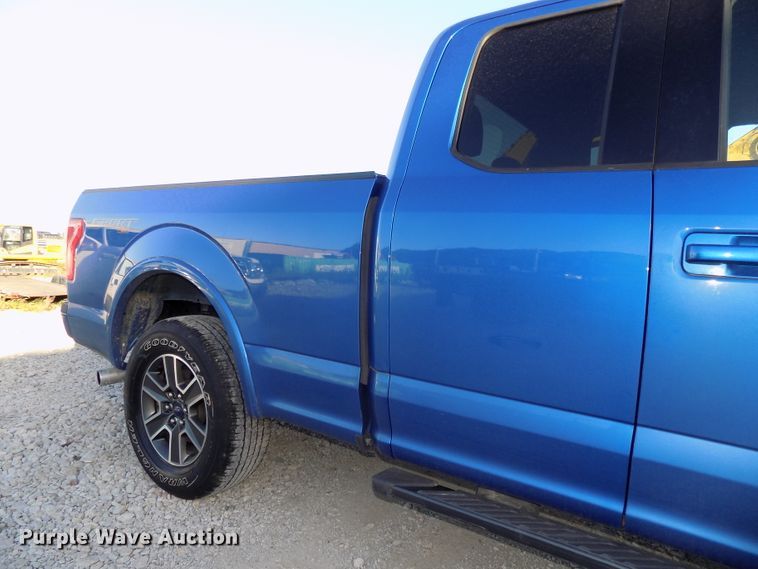 image for item DG2438 2016 Ford F150 SuperCab pickup truck
