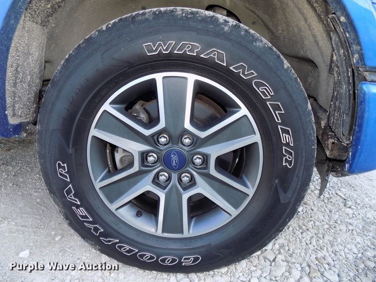 image for item DG2438 2016 Ford F150 SuperCab pickup truck