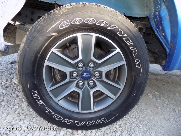 image for item DG2438 2016 Ford F150 SuperCab pickup truck