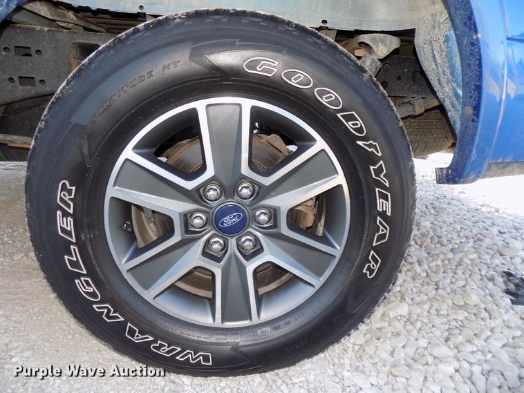 image for item DG2438 2016 Ford F150 SuperCab pickup truck