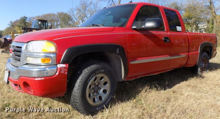 image for item DG2461 2005 GMC Sierra 1500 Ext. Cab pickup truck