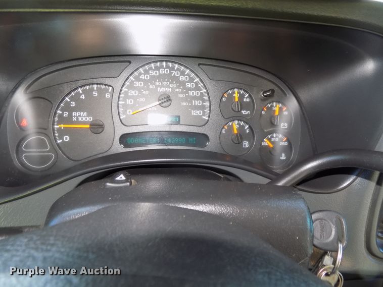 image for item DG2461 2005 GMC Sierra 1500 Ext. Cab pickup truck