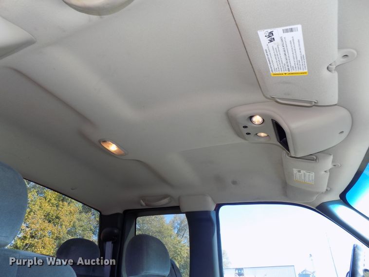 image for item DG2461 2005 GMC Sierra 1500 Ext. Cab pickup truck