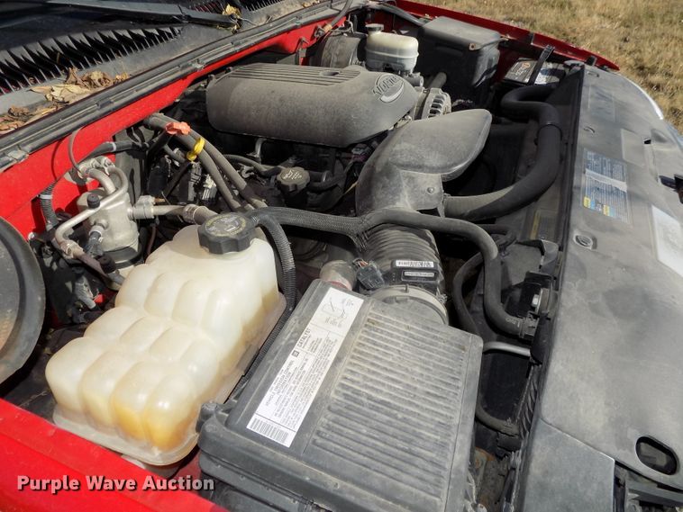 image for item DG2461 2005 GMC Sierra 1500 Ext. Cab pickup truck