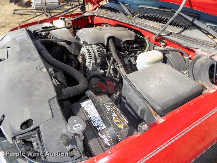 image for item DG2461 2005 GMC Sierra 1500 Ext. Cab pickup truck