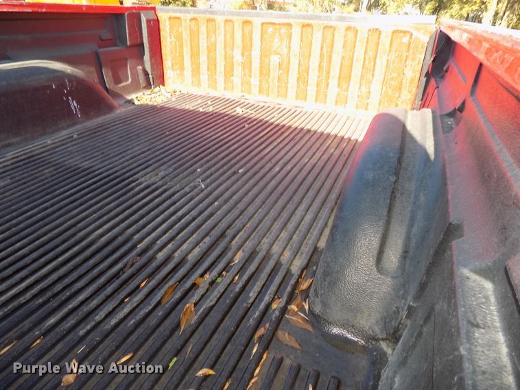 image for item DG2461 2005 GMC Sierra 1500 Ext. Cab pickup truck