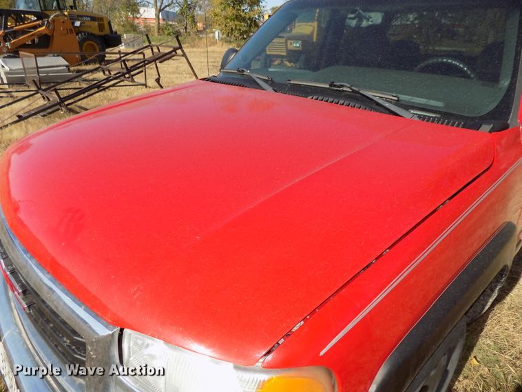 image for item DG2461 2005 GMC Sierra 1500 Ext. Cab pickup truck