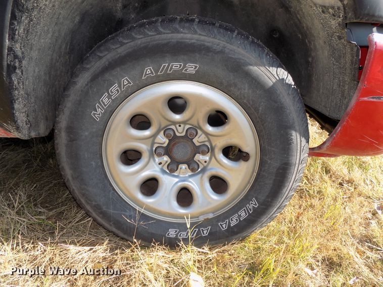 image for item DG2461 2005 GMC Sierra 1500 Ext. Cab pickup truck