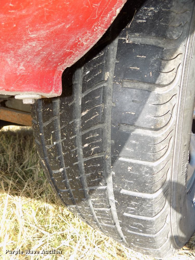 image for item DG2461 2005 GMC Sierra 1500 Ext. Cab pickup truck