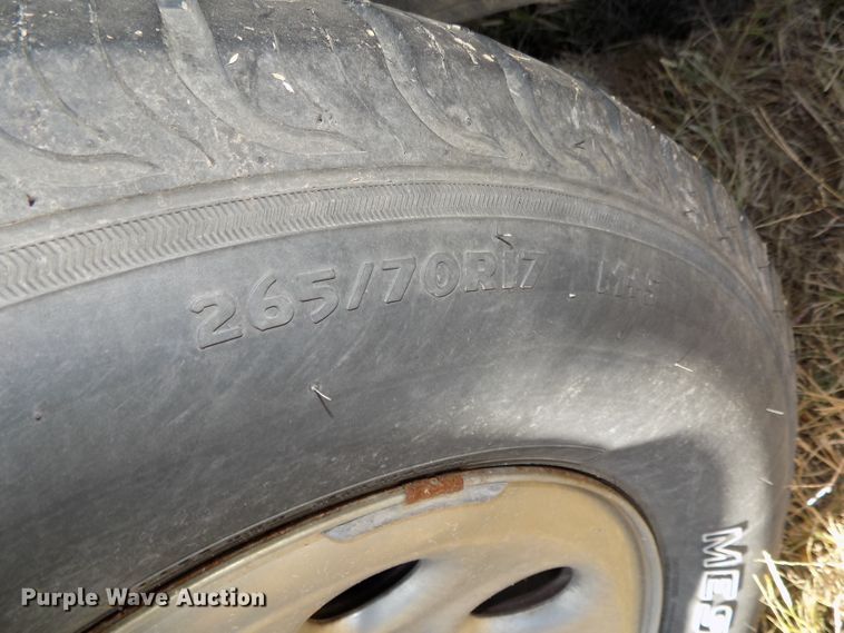 image for item DG2461 2005 GMC Sierra 1500 Ext. Cab pickup truck