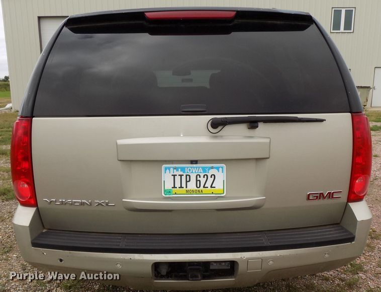 image for item DG2463 2013 GMC Yukon XL SLT SUV