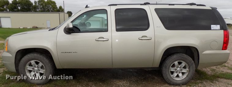 image for item DG2463 2013 GMC Yukon XL SLT SUV