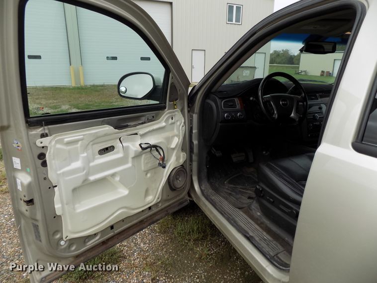 image for item DG2463 2013 GMC Yukon XL SLT SUV