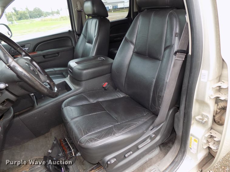 image for item DG2463 2013 GMC Yukon XL SLT SUV