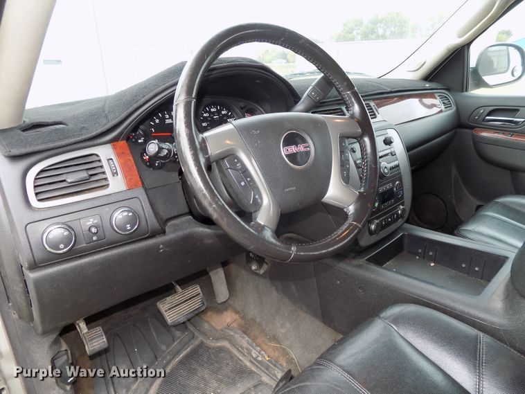 image for item DG2463 2013 GMC Yukon XL SLT SUV