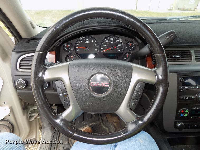 image for item DG2463 2013 GMC Yukon XL SLT SUV