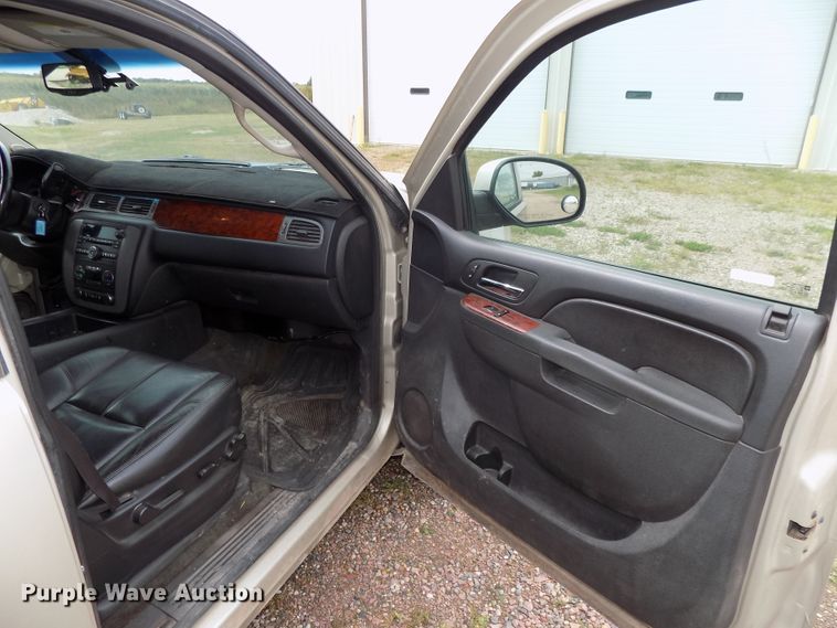 image for item DG2463 2013 GMC Yukon XL SLT SUV