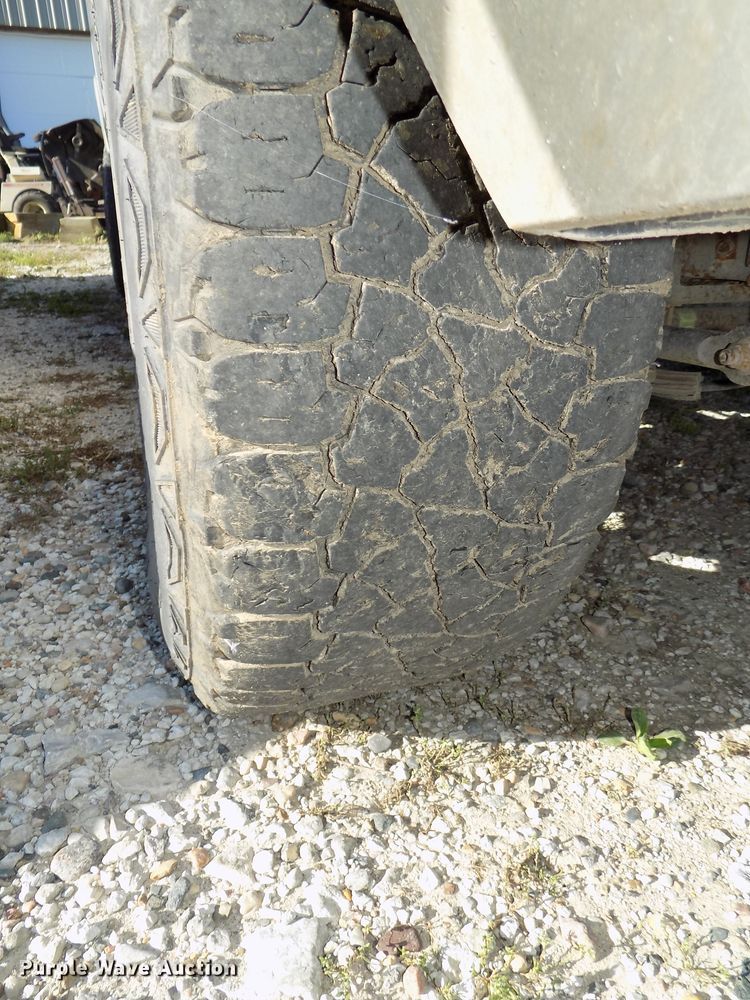 image for item DG2463 2013 GMC Yukon XL SLT SUV